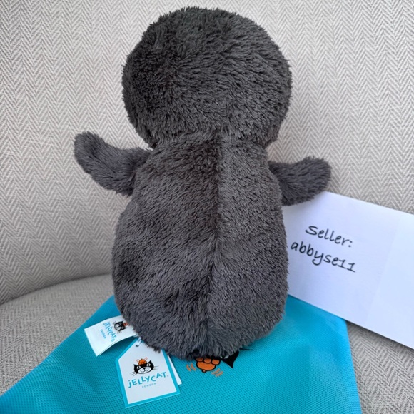 Jellycat Medium Peanut Penguin Plush Toy NWT Authentic With Dust Bag PNM3PN - Picture 4 of 5